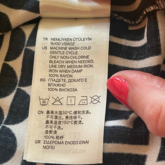 Graphic Racerback H&M Tank Top - Size 4/XS - Picture 5 of 7